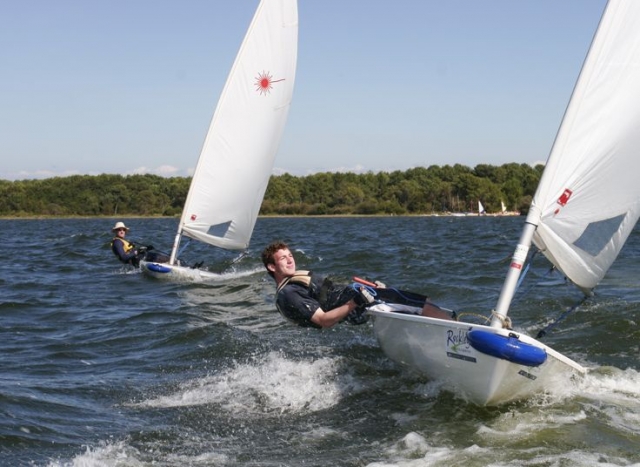  Vela ligera en Sunny 